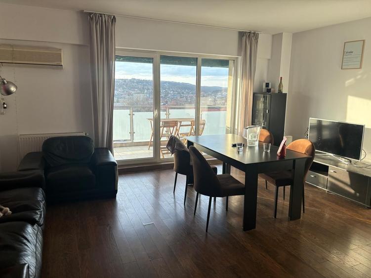 Apartament 4 camere in zona Centru - Pod de Fier - 1