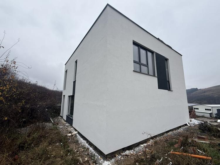 Casă individuală de vânzare – Luna de Sus, cartier rezidențial privat - 5