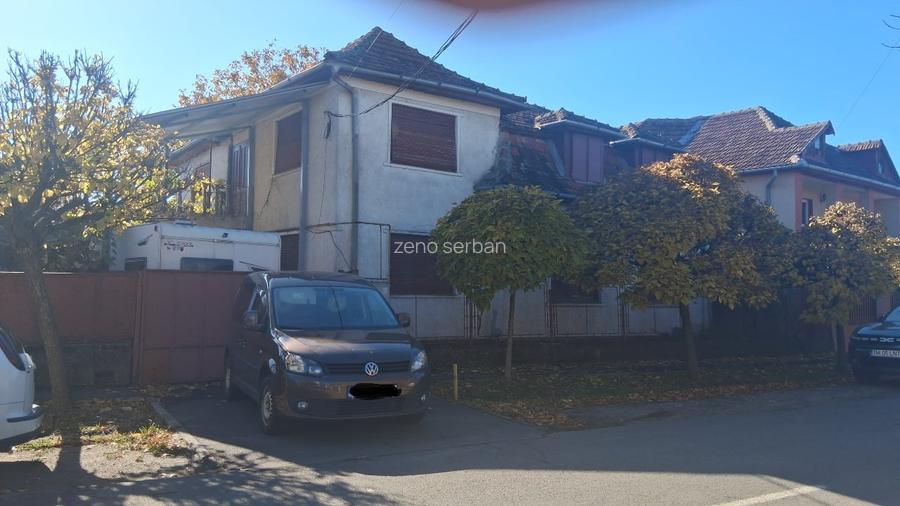 Proprietar vând casă cu grădină două apartamente, Mehala  suprafată totală 739 m