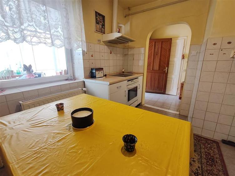 Casă individuală cu 3 camere cu Canalizare în Baciu
