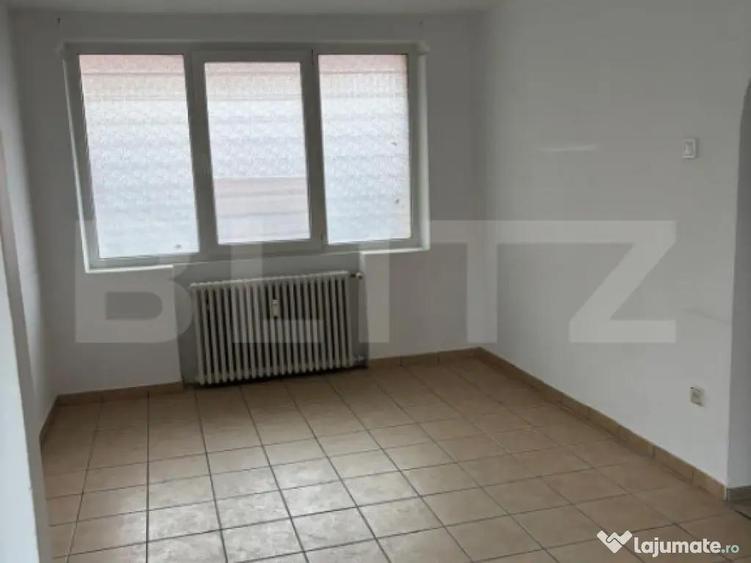 Spa?iu comercial de inchiriat | 44 mp | Vad pietonal inten - 1