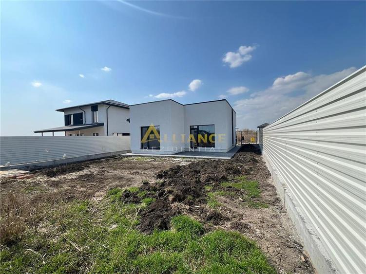 Casa individuala parter - 3 camere - 2 bai - 440mp teren - 4