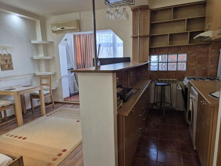 Vand Garsoniera Piata Delfinului, bloc recent reabilitat - 1