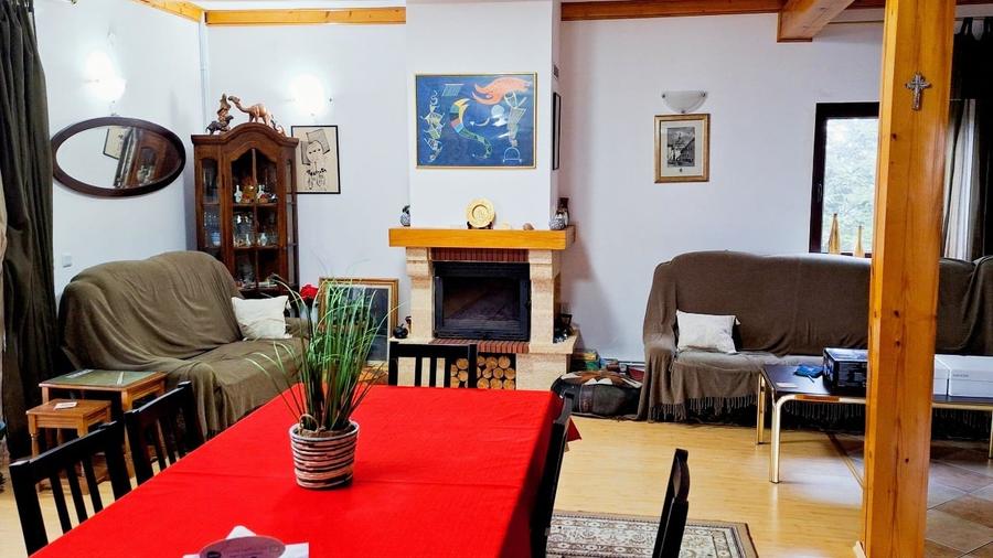 CASĂ DE VACANȚĂ ÎN COMARNIC - 3