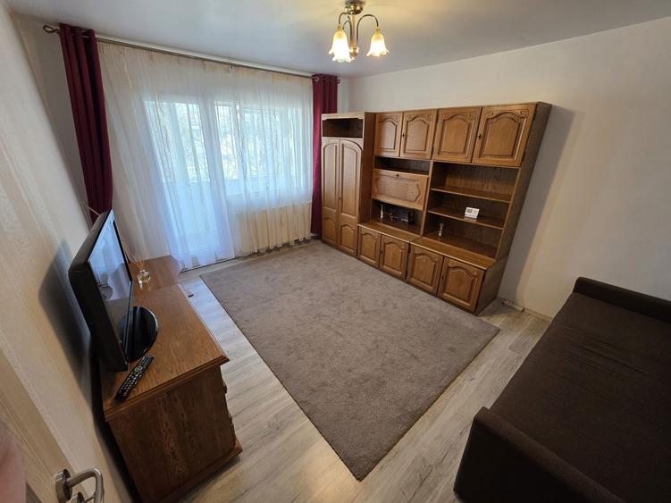 Vand garsoniera decomandata langa piata astra - 2