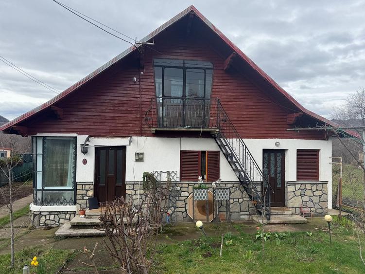 Casă corp C1 84mp + casă corp C2 51mp+garaj+ grădină și teren 889mp - 1