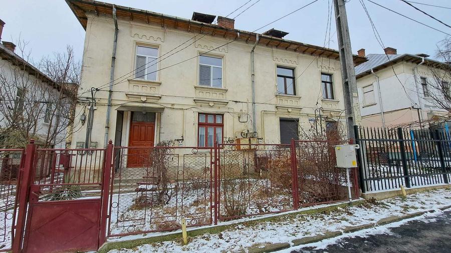 Vand apartament in vila Roman, Neamt - 1