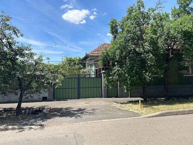 Oportunitate investi?ie: Casa pe col? cu teren de 1.000 mp (parcelabil) cartier Bujac - 1