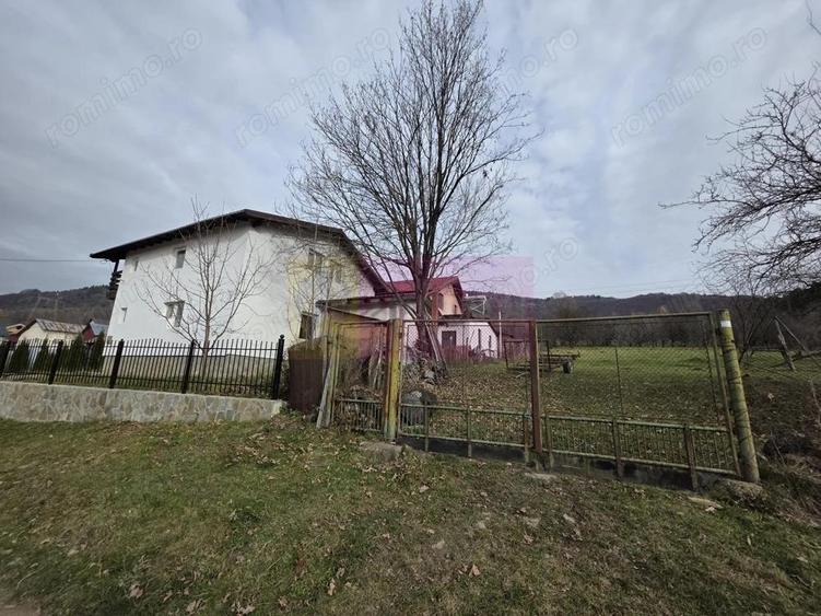 Vila de vacanta cu 4 camere de vanzare in Valea Doftanei - 12