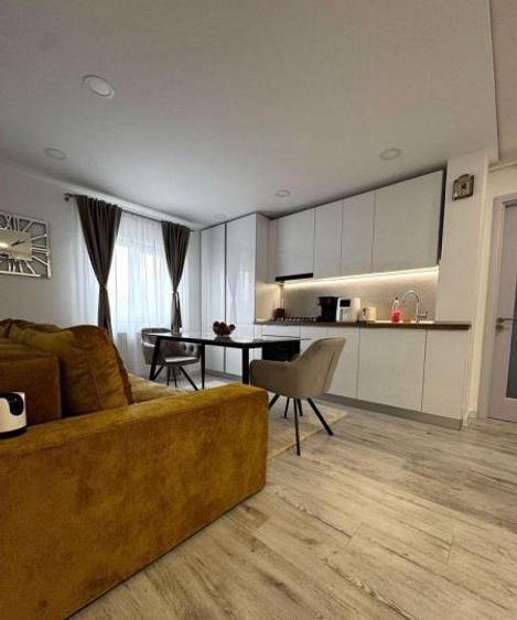 Apartament 3 camere decomandate zona Dacia Constanta - 2