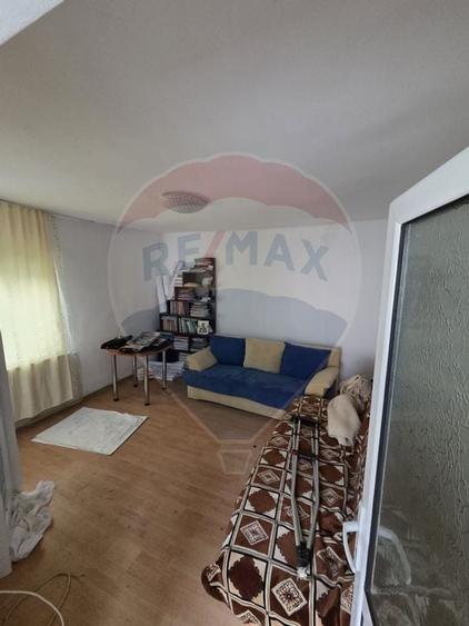 Ansamblu casa de locuit, hala productie ,spatiu de birouri si teren - 10