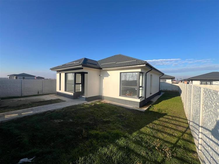 De vanzare casa pe parter-3 camere, 2 bai, teren 376 mp - 3