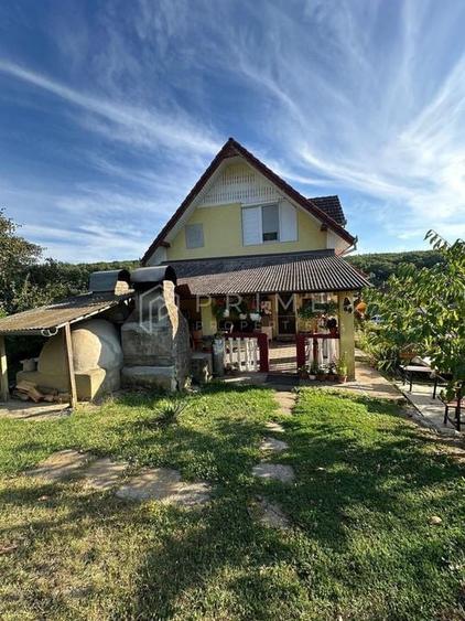 Casă spațioasă de vânzare – Corunca, zona Vatman - 2