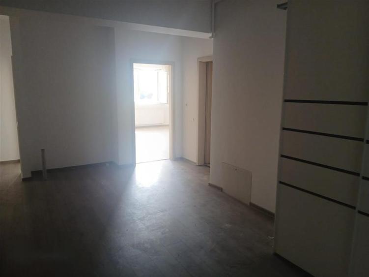 Apartament 3 camere 2 bai balcon zona Doamna Stanca - 16