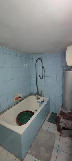 Casa din caramida cu curte si garaj - 5