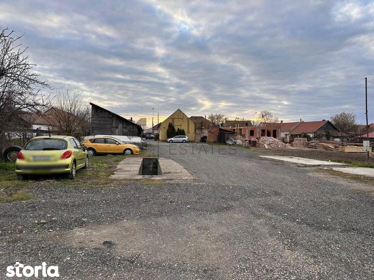 Spatiu cu 4 birouri cu teren de 3000mp - 1