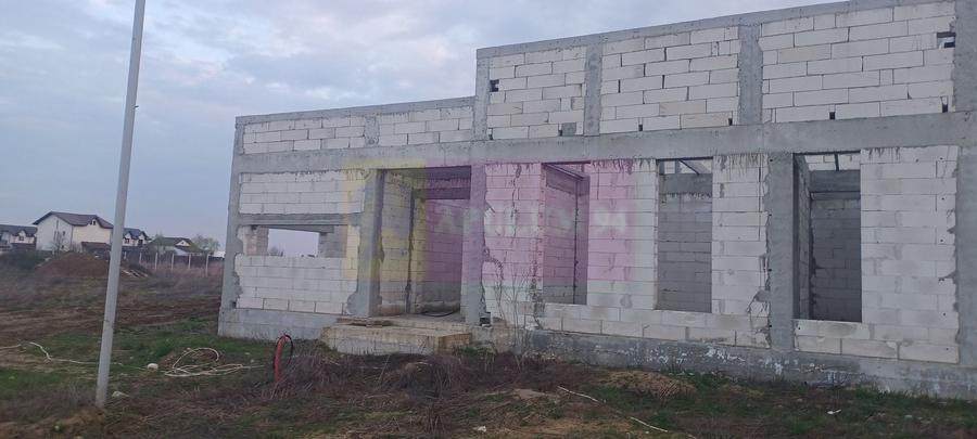 Săbăreni, casă la rosu 116 mp utili, curte 607 mp - 2