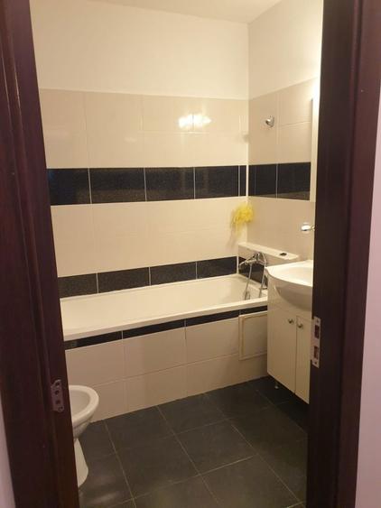 Apartament 3 camere de inchiriat - 1