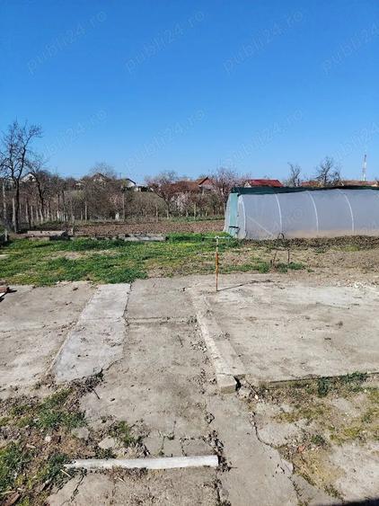 Casă cu 3 camere cu Teren 1567 Mp în Ianova