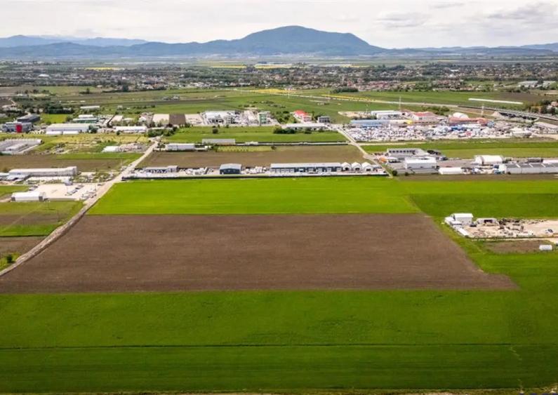 FILM! Teren intravilan, cu PUZ, pe 10.000 mp, Grivitei, Bras - 2