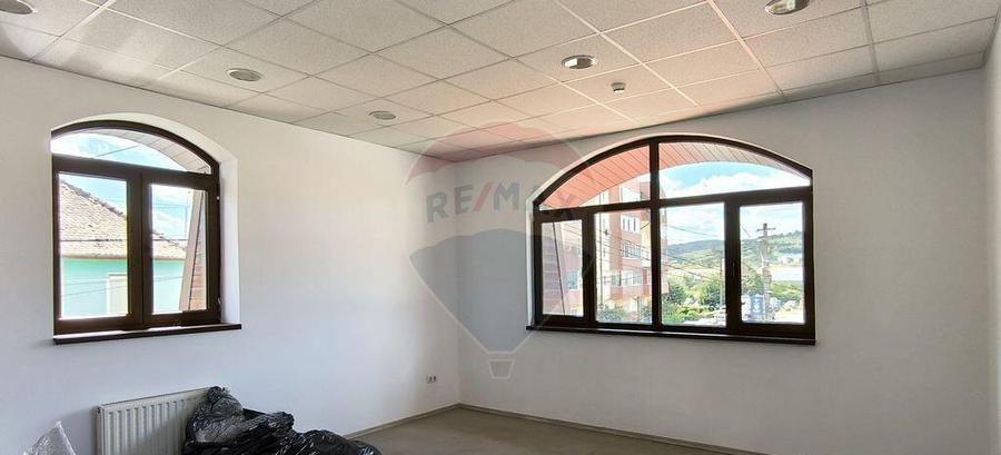 Spa?iu comercial de inchiriat in Piata Agroalimentara di... - 9