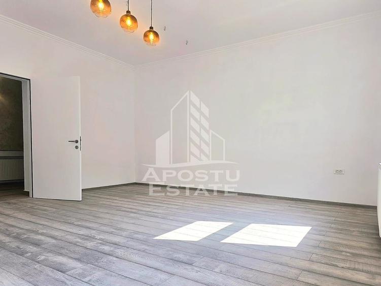 Spatiu comercial central 240 mp - 2