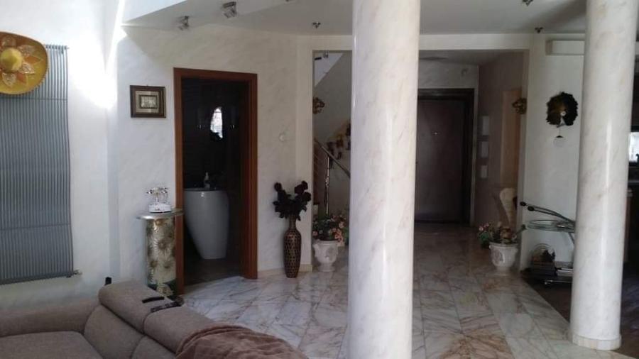 VILĂ DEOSEBITĂ PE MALUL LACULUI – MOGOȘOAIA | 1000 MP CURTE | PONTON 3 - 5