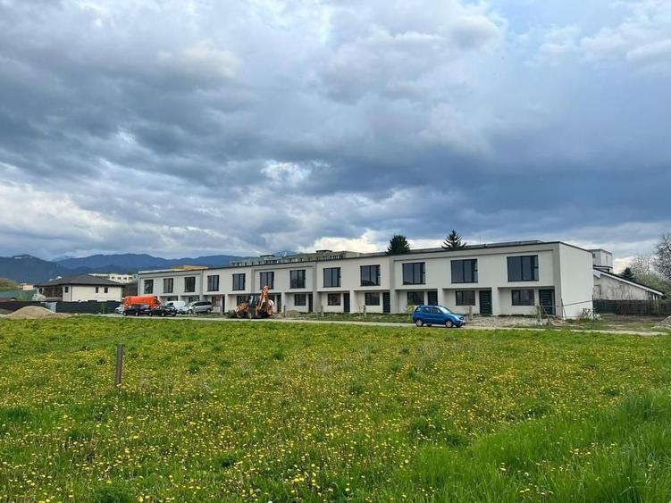 BARTOLOMEU,intravilan,intre case,suprafata de 774 mp,constructii P+2 - 2