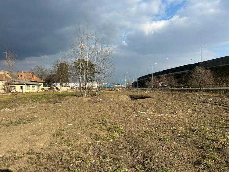 De inchiriat teren 5200mp - 4