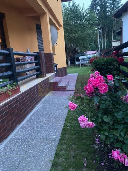 Vila de vanzare in Busteni - Zona semicentrala - 3