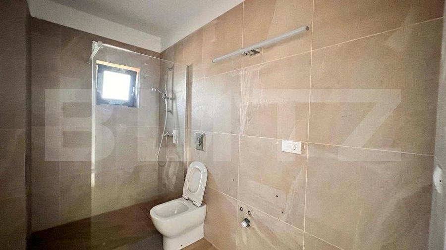 Apartament de 2 camere, 60 mp, cu loc de parcare, zona centrala, km 0 - 10