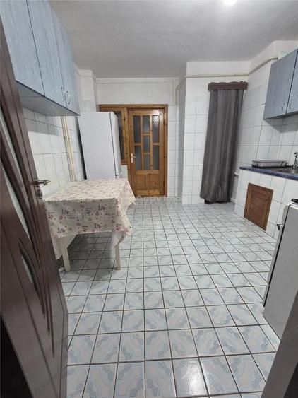 2 camere, decomandat, etaj 5 din 10, Bd.Unirii Sud -comision 0 - 6