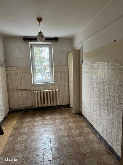 Apartament cu 3 camere decomandat în Tomis II