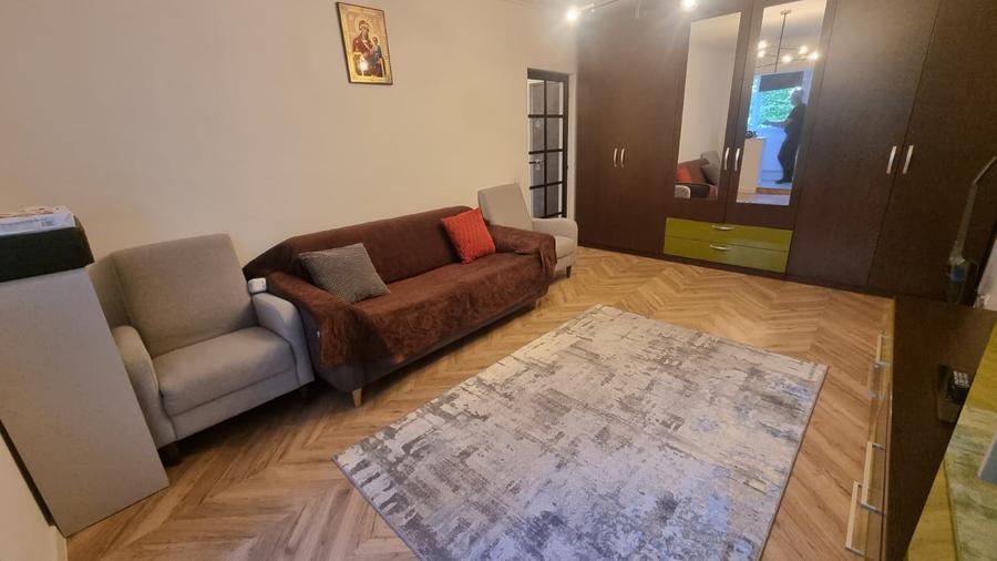 Apartament 4 camere, centrală proprie, parcare, 5 min metrou Apărătorii Patriei - 32