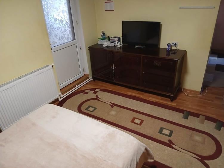 Inchiriez casa cu 2 camere ,bucatarie,baie - 7