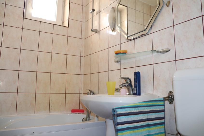 Apartament cu pozitie foarte avantajoasă. - 6