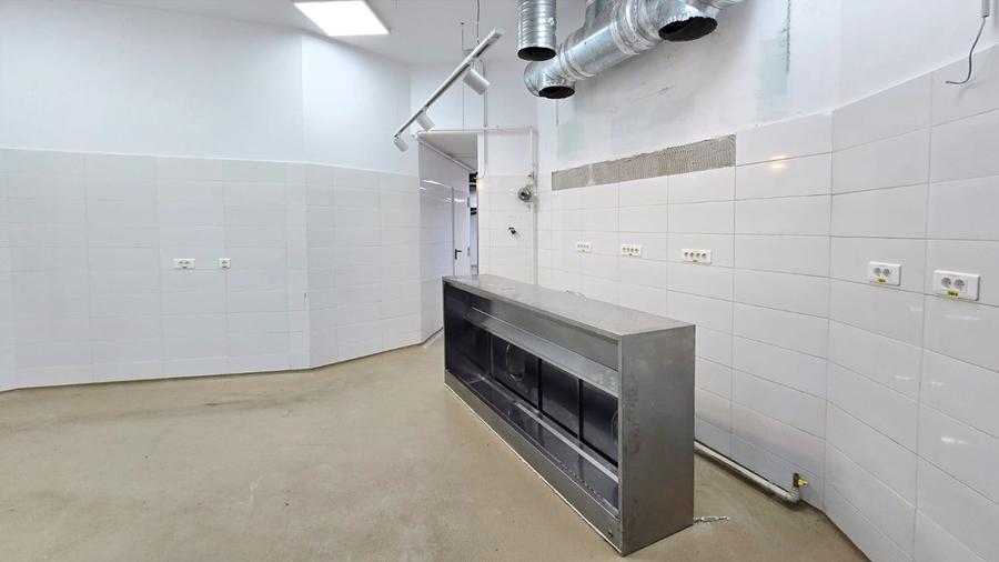 Spatiu comercial vad intens, intersectie bulevarde, vizibilitate maxima - 10