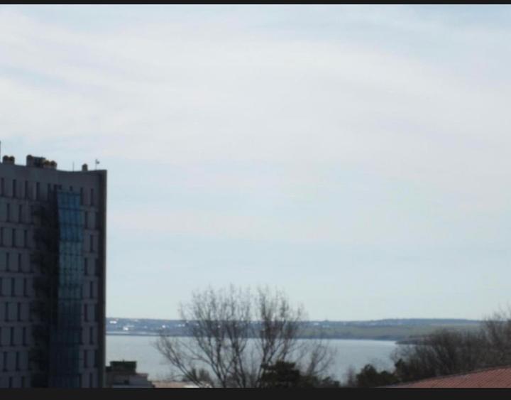 Garsoniera  mare 42 mp ,lux Eforie Nord, pozitie buna, mobilata, utilata - 8