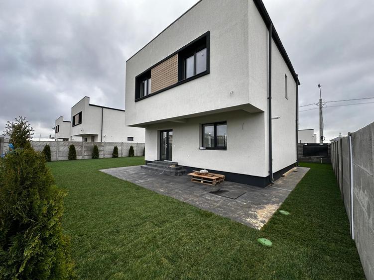 Vila individuala la 100 ml de soseaua Berceni - 182.000 euro tva inclus - 4