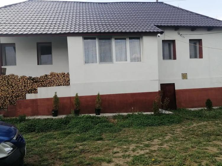 Casa renovata, 3 camere cu teren 900mp, pe E81, Floresti - 3
