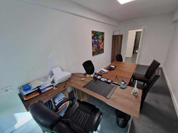 Vis a vis de Palas Mall -ideal ca birou  Cod:159852 - 12