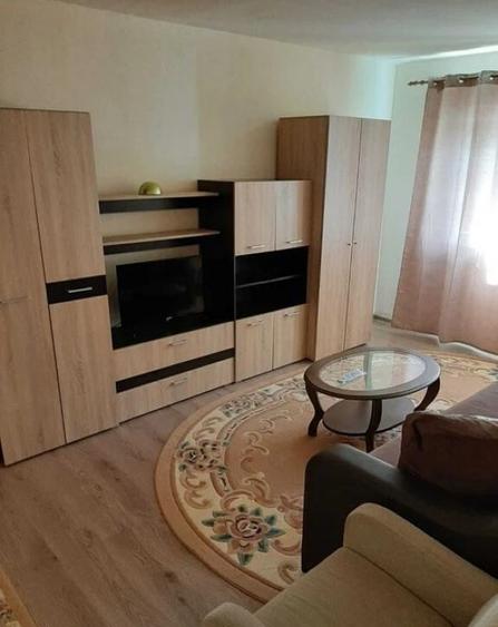 Garsoniera zona 1 Mai - 4