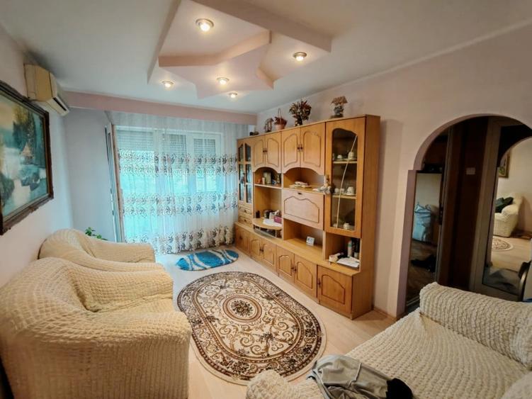 Apartament 3 camere Micro 38 - 1