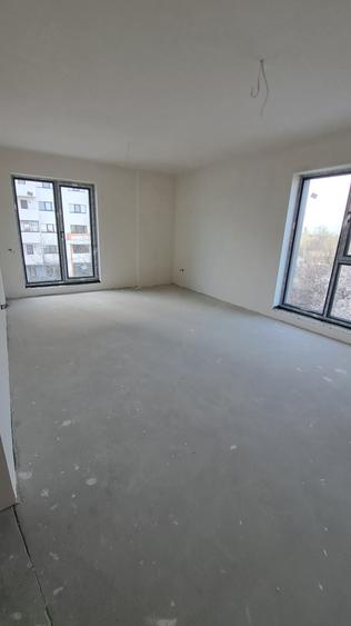 Apartament cu 3 camere decomandat în Jiului