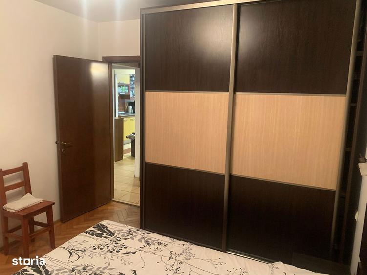 Apartament cu 3 camere decomandat în Piața Centrală