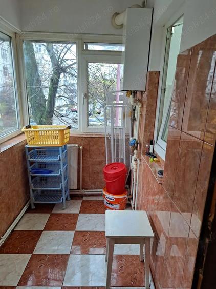 Inchiriez apartament 2 camere decomandat, Buzau, zona Unirii sud. - 1