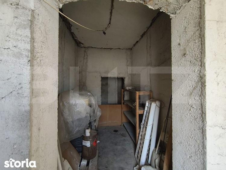 Casa renovabila central, aproape de Magheru, curte comuna, teren - 1