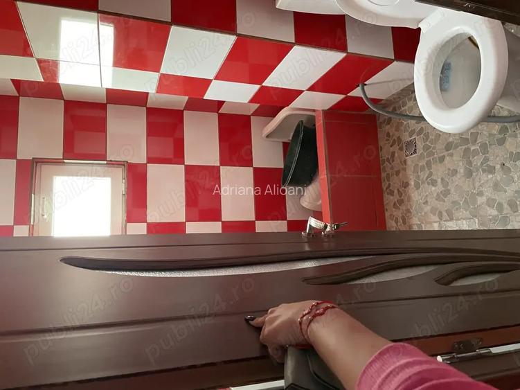 Vand apartament cu 3 camere mobilat Vand apartament cu 3 camere mobilat