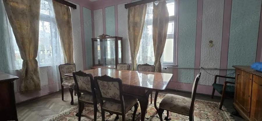 Casa/Vila 6 Camere | Zona Primariei | Targovi?te | P+1 | 218 mp | 320.000 - 4