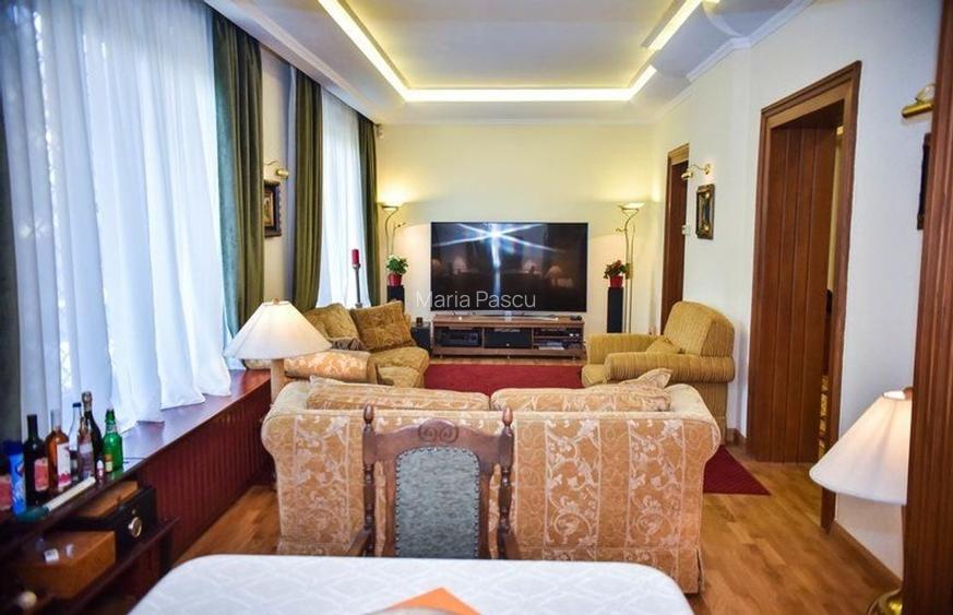 Casă / Vilă ROSETTI